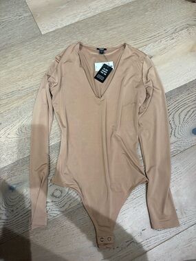 Express Long Sleeve V-Neck Bodysuit in Nude